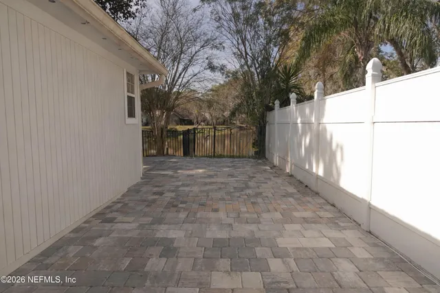 $325,000 | 8226 Lake Woodbourne Drive East, Jacksonville, FL 32217