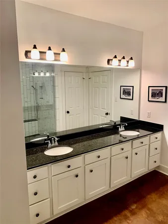 $3,350 | 919 West 15th Street, Houston, TX 77008