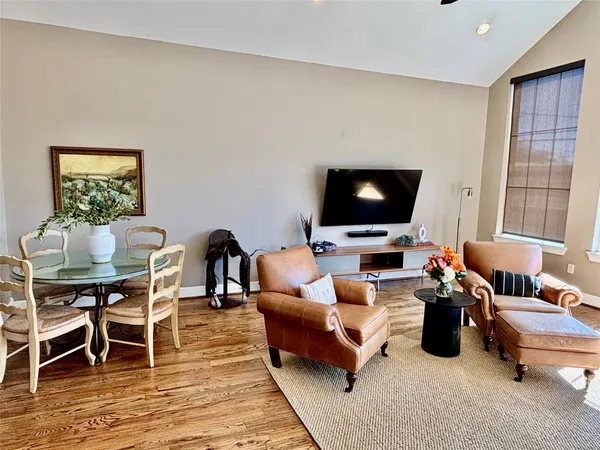 $3,350 | 919 West 15th Street, Houston, TX 77008