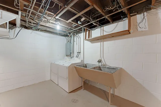 $374,900 | 9523 10th Avenue South, Bloomington, MN 55420