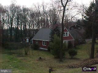 4457 East Yates Road Bensalem, PA 19020 - Photo 2 of 6 Gallery Image 2