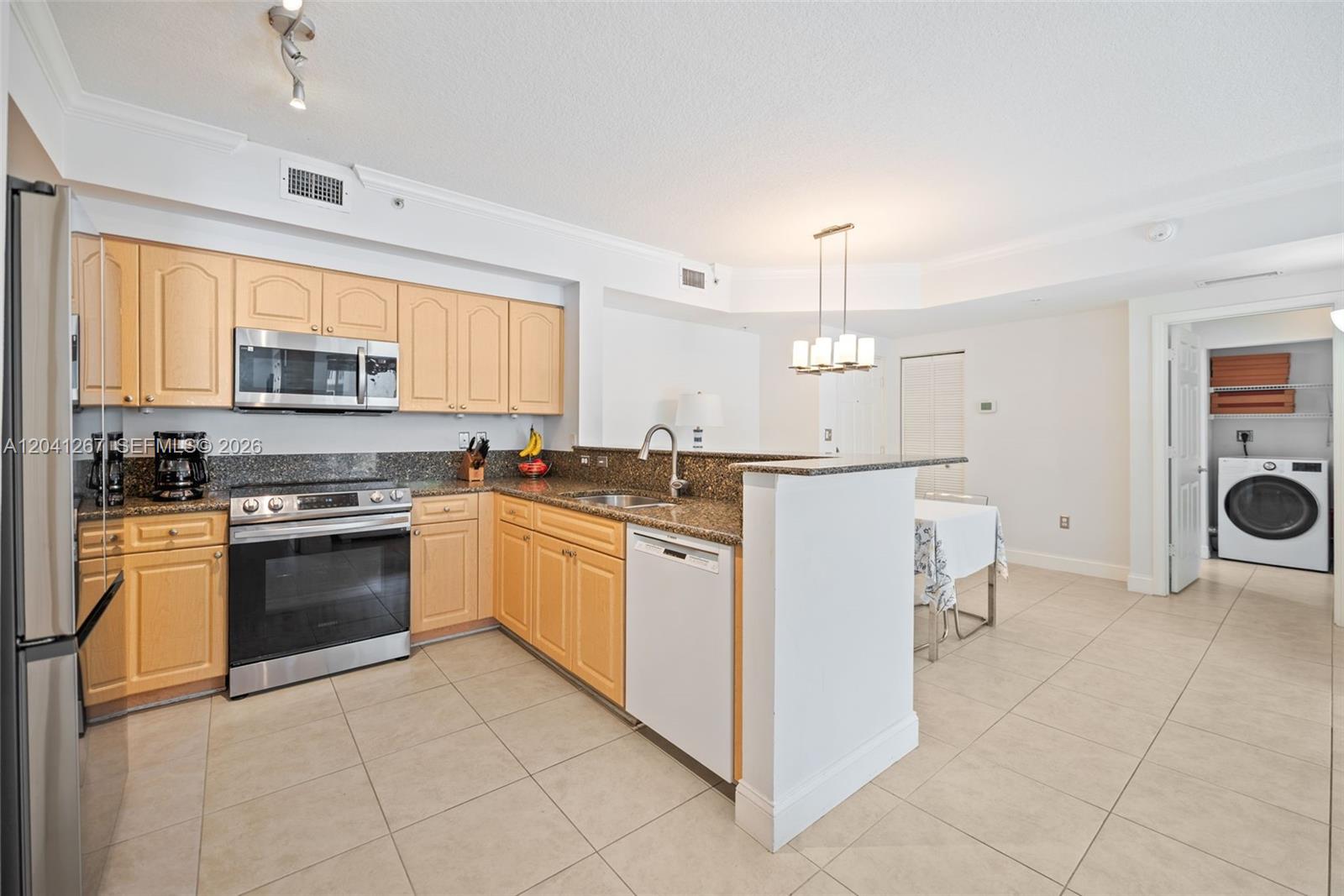 6861 Southwest 44th Street, Unit 202 Miami, FL 33155 - Photo 13 of 37