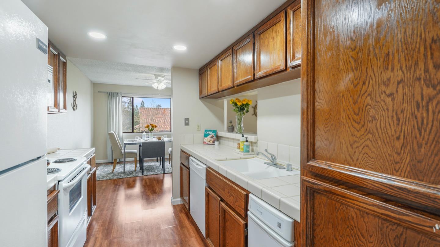 22135 Sevilla Road, Unit 37 Hayward, CA 94541 - Photo 10 of 41 Gallery Image 10