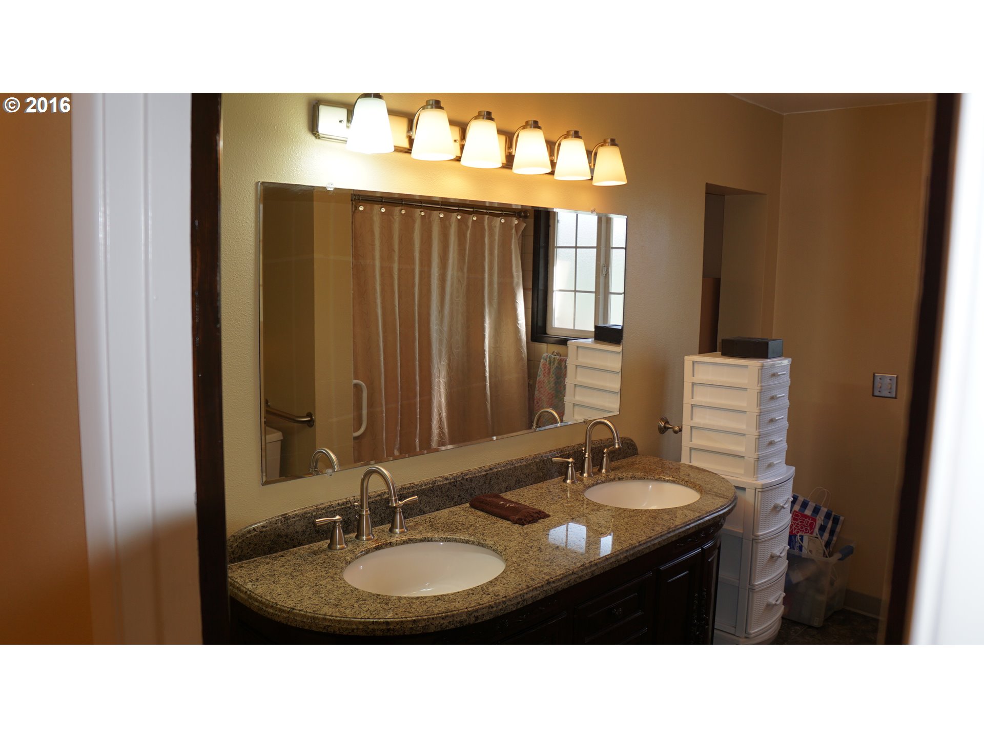 32472 South Mathias Road Molalla, OR 97038 - Photo 11 of 27 Bathroom, Attached