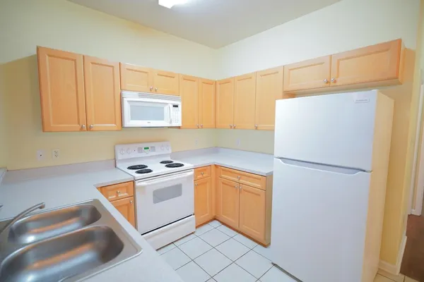 $1,700 | 3400 Old Bainbridge Road, Unit 605, Tallahassee, FL 32303
