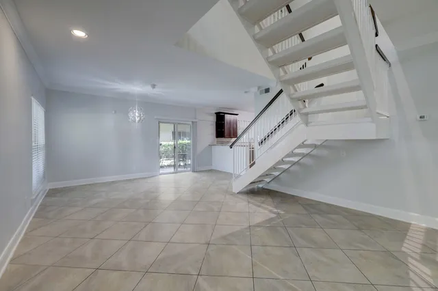 $2,595 | 1115 Augusta Drive, Unit 29, Houston, TX 77057