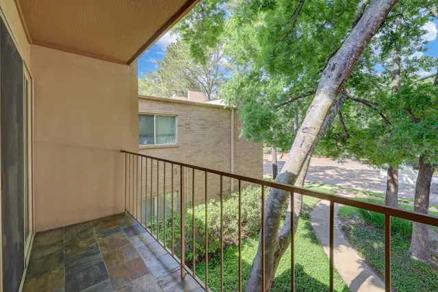 $2,595 | 1115 Augusta Drive, Unit 29, Houston, TX 77057