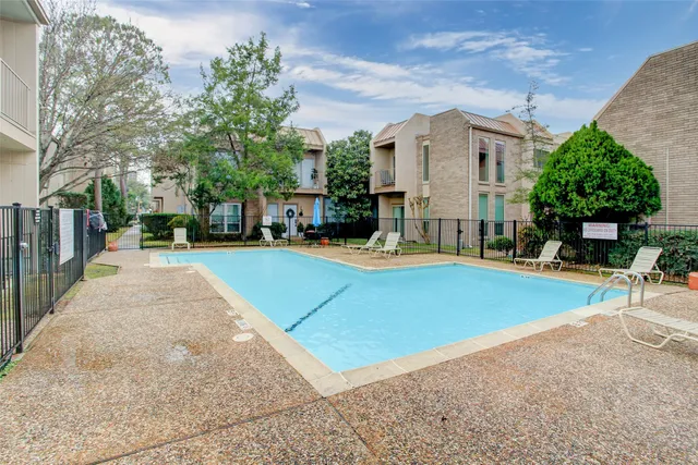 $2,595 | 1115 Augusta Drive, Unit 29, Houston, TX 77057