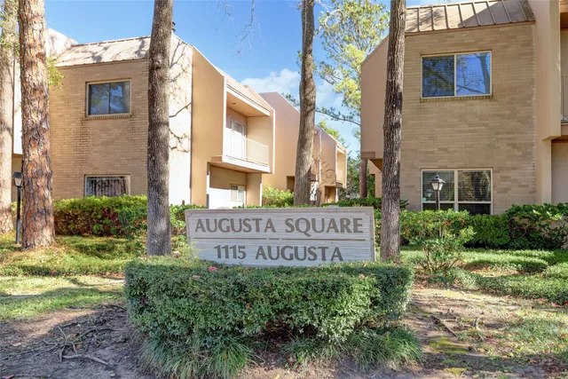 $2,595 | 1115 Augusta Drive, Unit 29, Houston, TX 77057