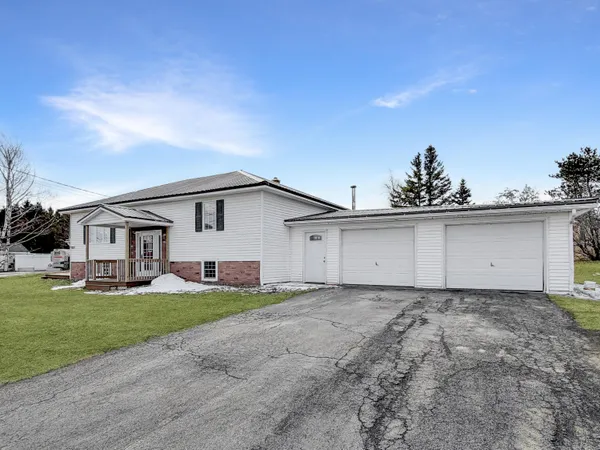 $239,900 | 272 Main Street, St. Agatha, ME 04772