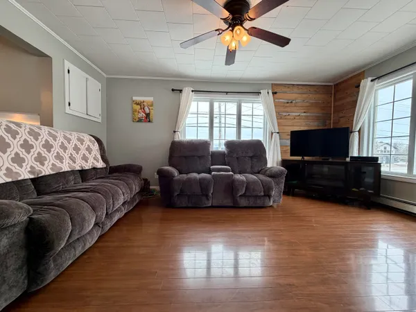 $239,900 | 272 Main Street, St. Agatha, ME 04772