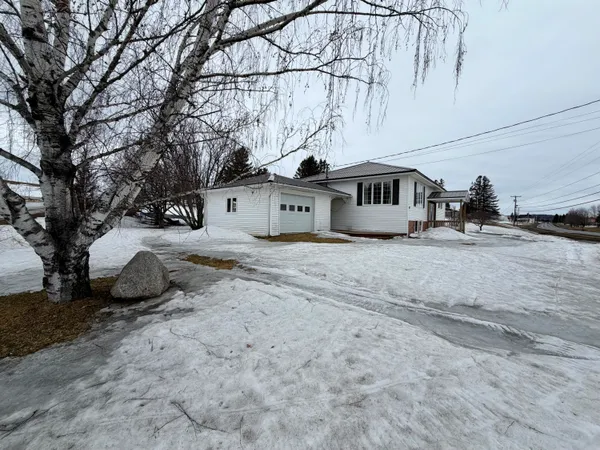 $239,900 | 272 Main Street, St. Agatha, ME 04772