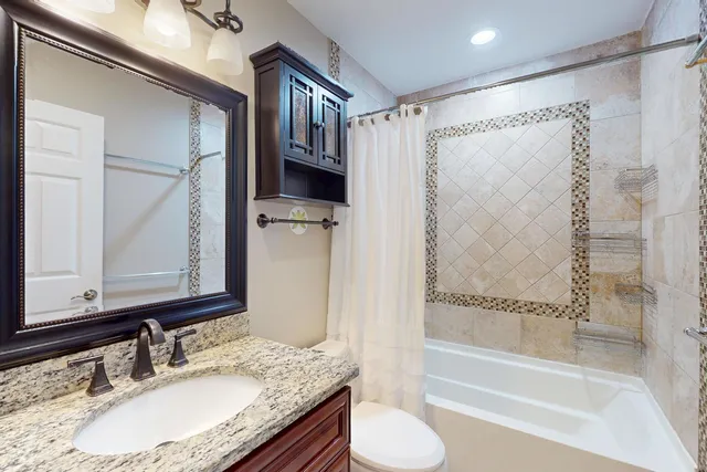 $639,900 | 1327 Larchmont Drive, Buffalo Grove, IL 60089