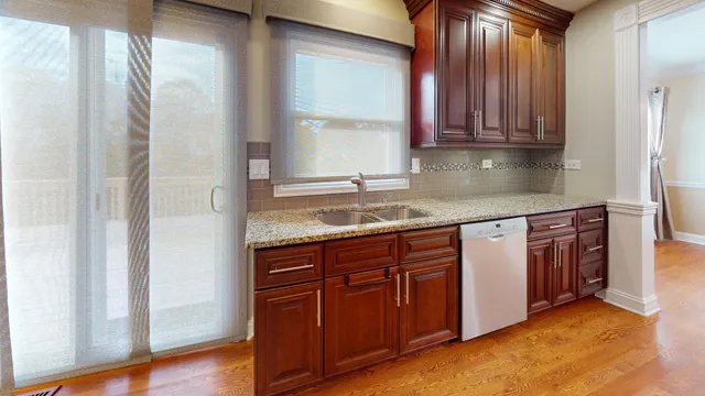 $639,900 | 1327 Larchmont Drive, Buffalo Grove, IL 60089