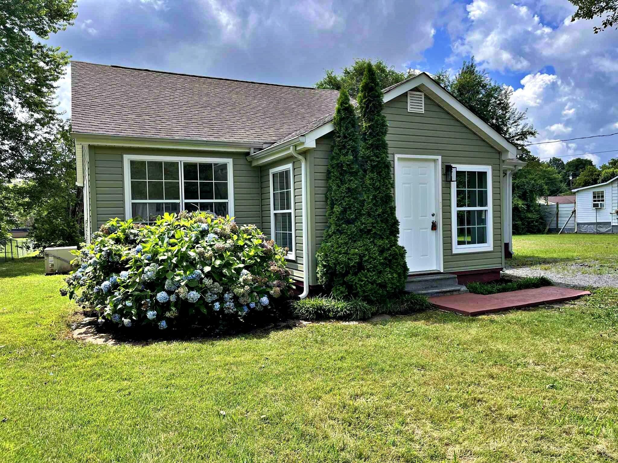 517 Warren Street Athens, TN 37303 - Photo 2 of 27 Gallery Image 2
