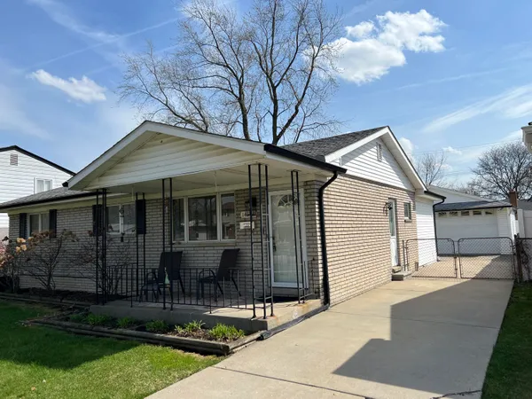 $289,900 | 14281 Elgin Street, Oak Park, MI 48237