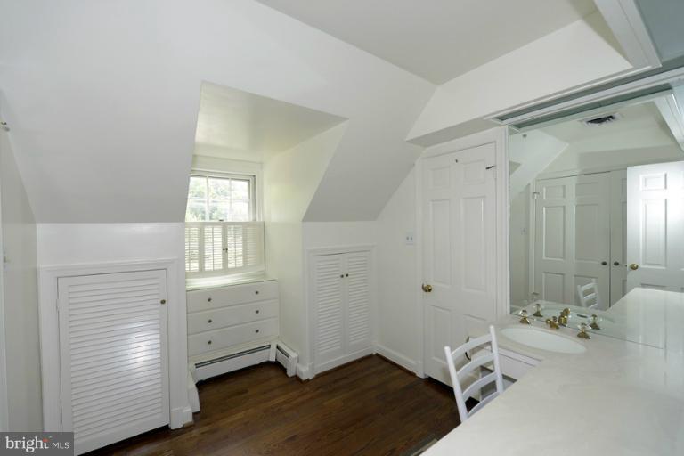8225 Burning Tree Road Bethesda, MD 20817 - Photo 18 of 30 Bedroom (Master) Dressing Area