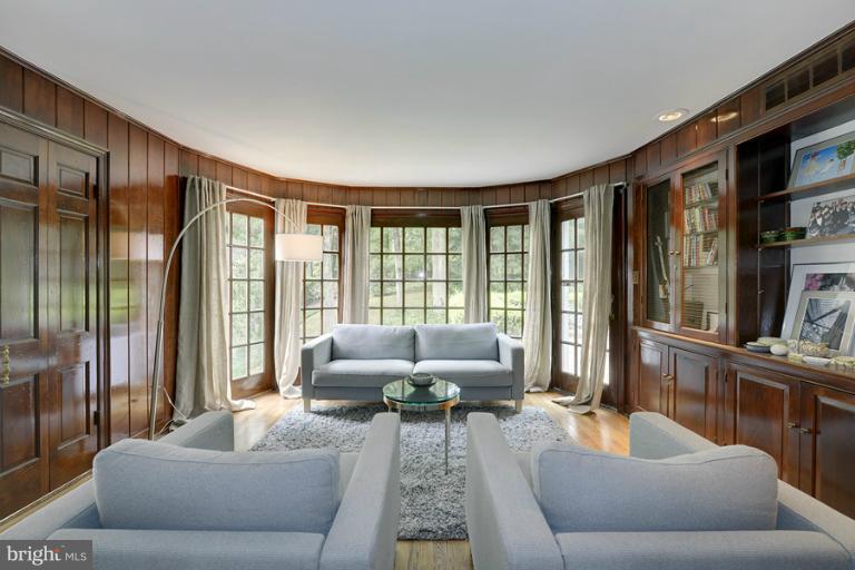 8225 Burning Tree Road Bethesda, MD 20817 - Photo 22 of 30 Library/Den