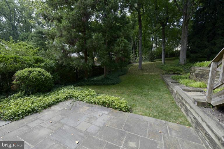 8225 Burning Tree Road Bethesda, MD 20817 - Photo 26 of 30 Exterior (Rear)