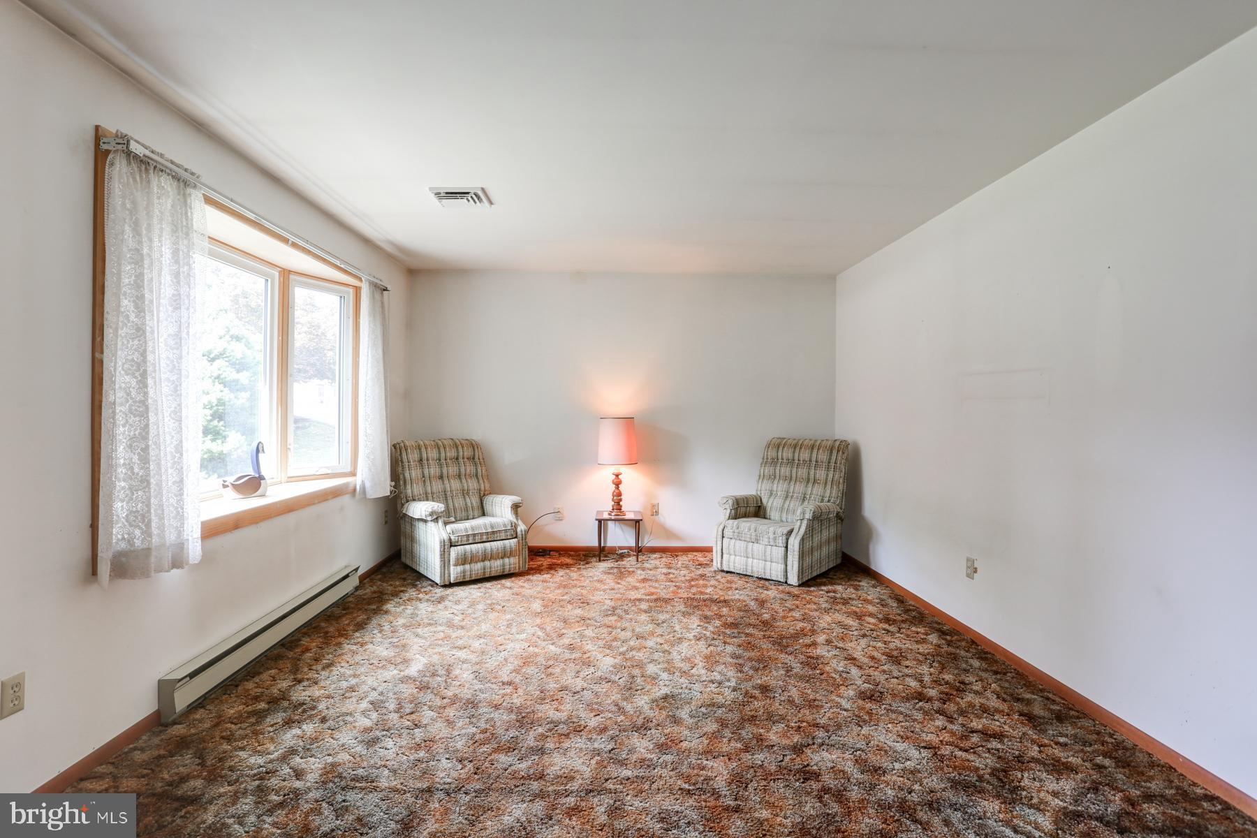 624 West Ridge Road Elizabethtown, PA 17022 - Photo 3 of 31 Living room