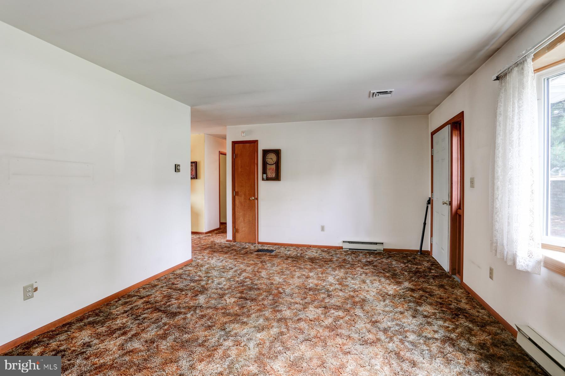 624 West Ridge Road Elizabethtown, PA 17022 - Photo 4 of 31 Living room
