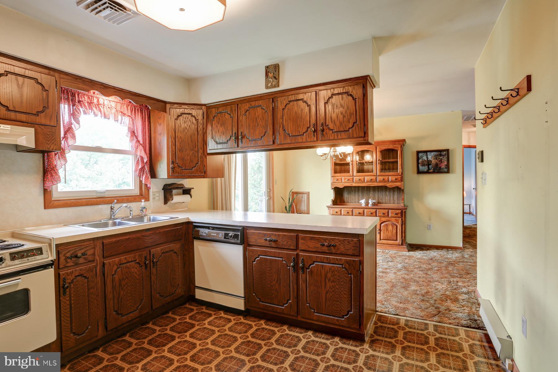 624 West Ridge Road Elizabethtown, PA 17022 - Photo 10 of 31 Kitchen