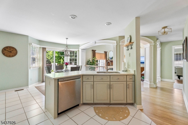 10 Barnstable Road Berkeley Heights, NJ 07922 - Photo 21 of 47