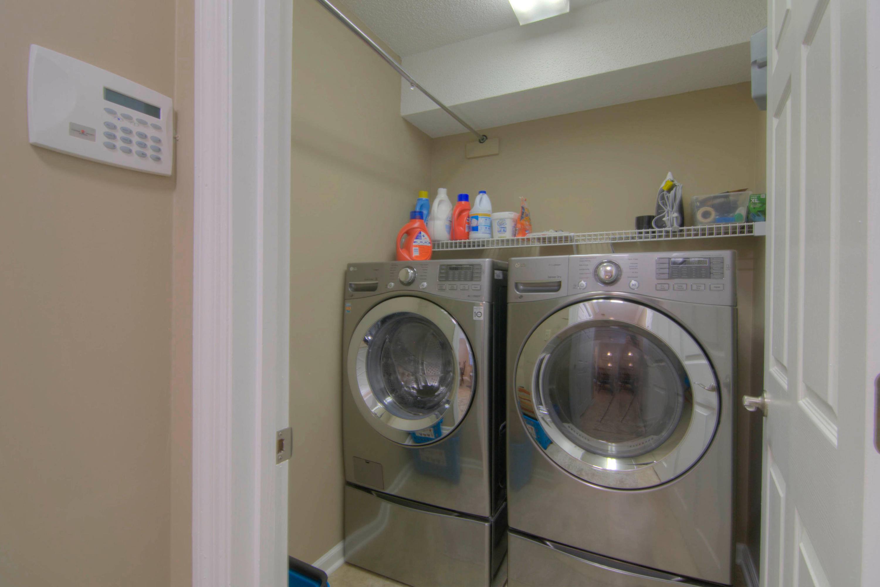 3116 Cunningham Road, Unit B6 Knoxville, TN 37918 - Photo 14 of 32 14. Laundry room