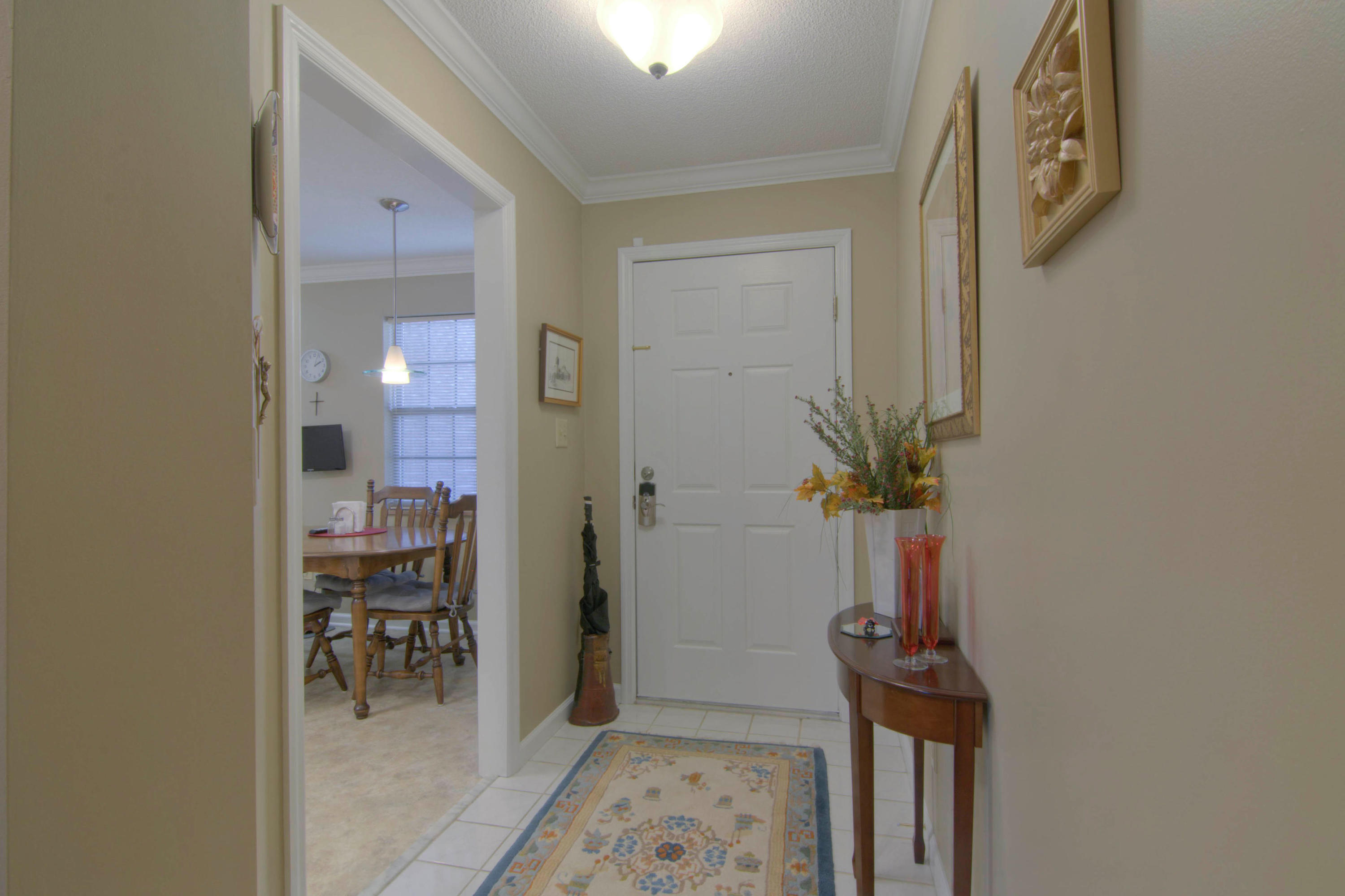 3116 Cunningham Road, Unit B6 Knoxville, TN 37918 - Photo 15 of 32 15. foyer