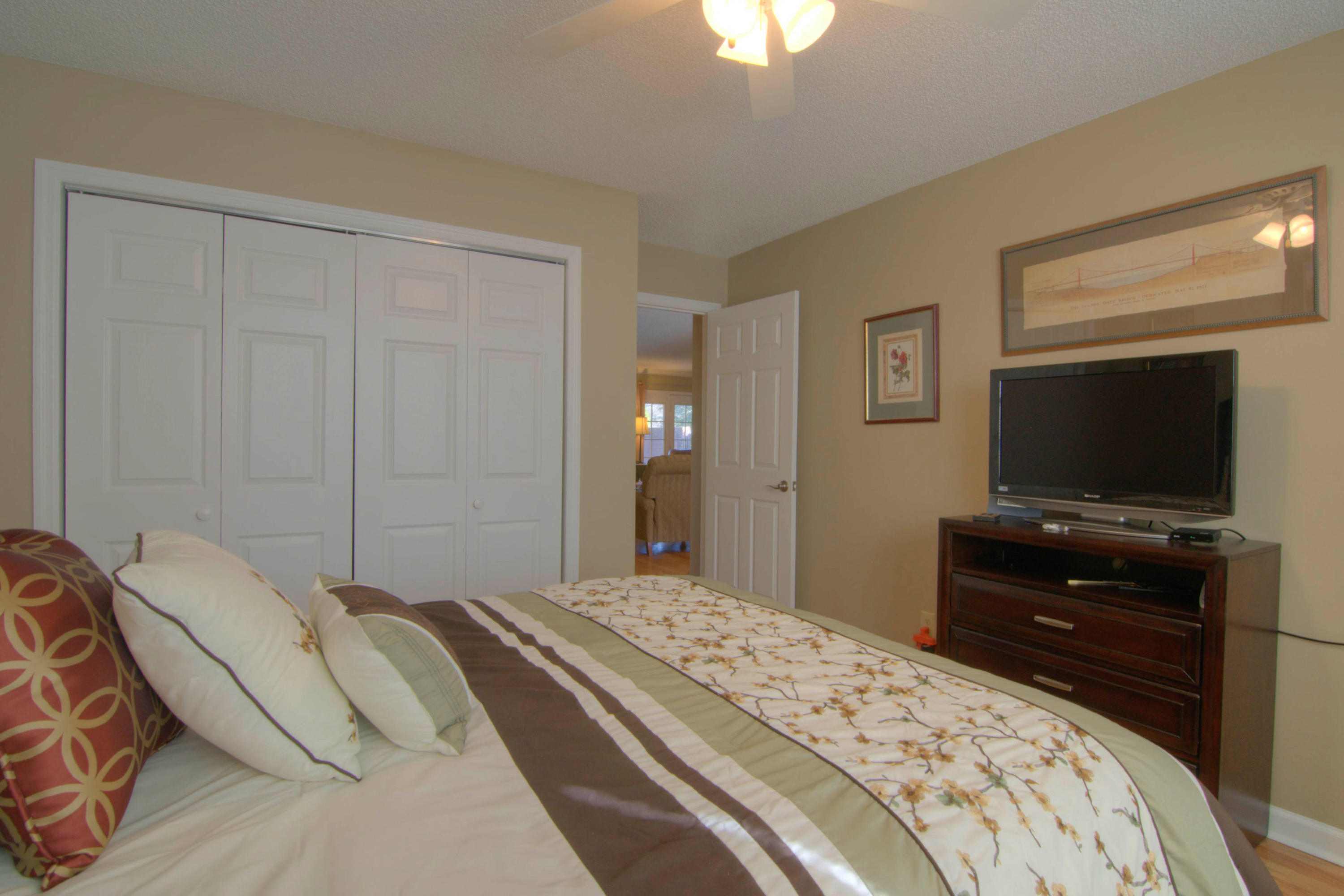 3116 Cunningham Road, Unit B6 Knoxville, TN 37918 - Photo 18 of 32 18. Bedroom one another view