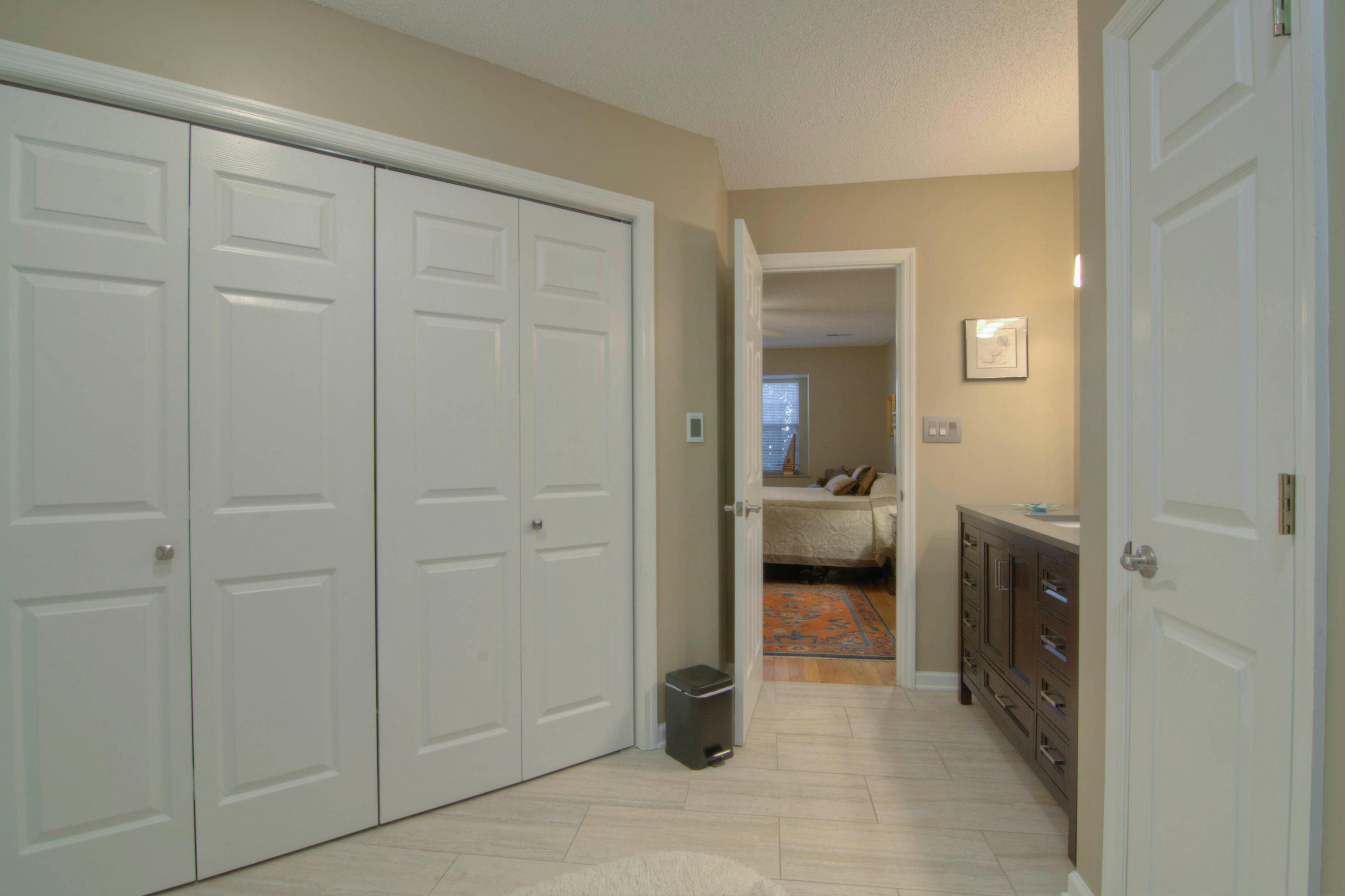 3116 Cunningham Road, Unit B6 Knoxville, TN 37918 - Photo 28 of 32 28. Master bath another view