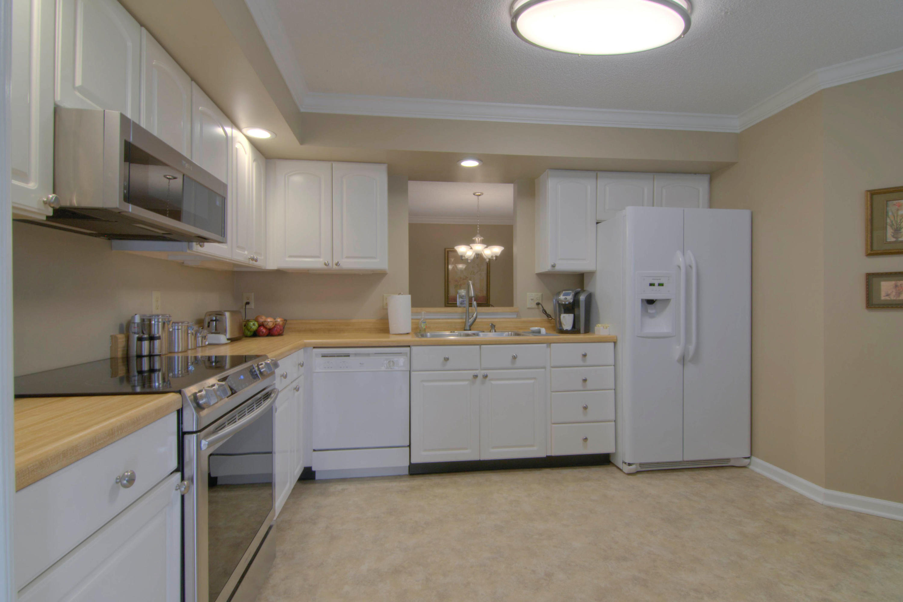 3116 Cunningham Road, Unit B6 Knoxville, TN 37918 - Photo 9 of 32 9. Kitchen