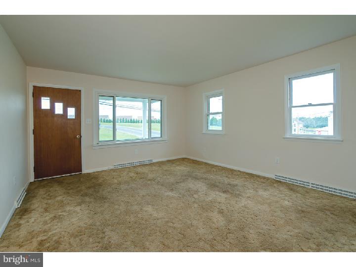 860 Fritztown Road Reading, PA 19608 - Photo 4 of 20
