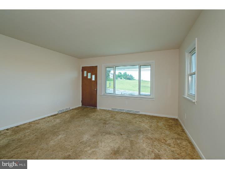 860 Fritztown Road Reading, PA 19608 - Photo 5 of 20