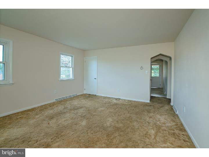 860 Fritztown Road Reading, PA 19608 - Photo 6 of 20