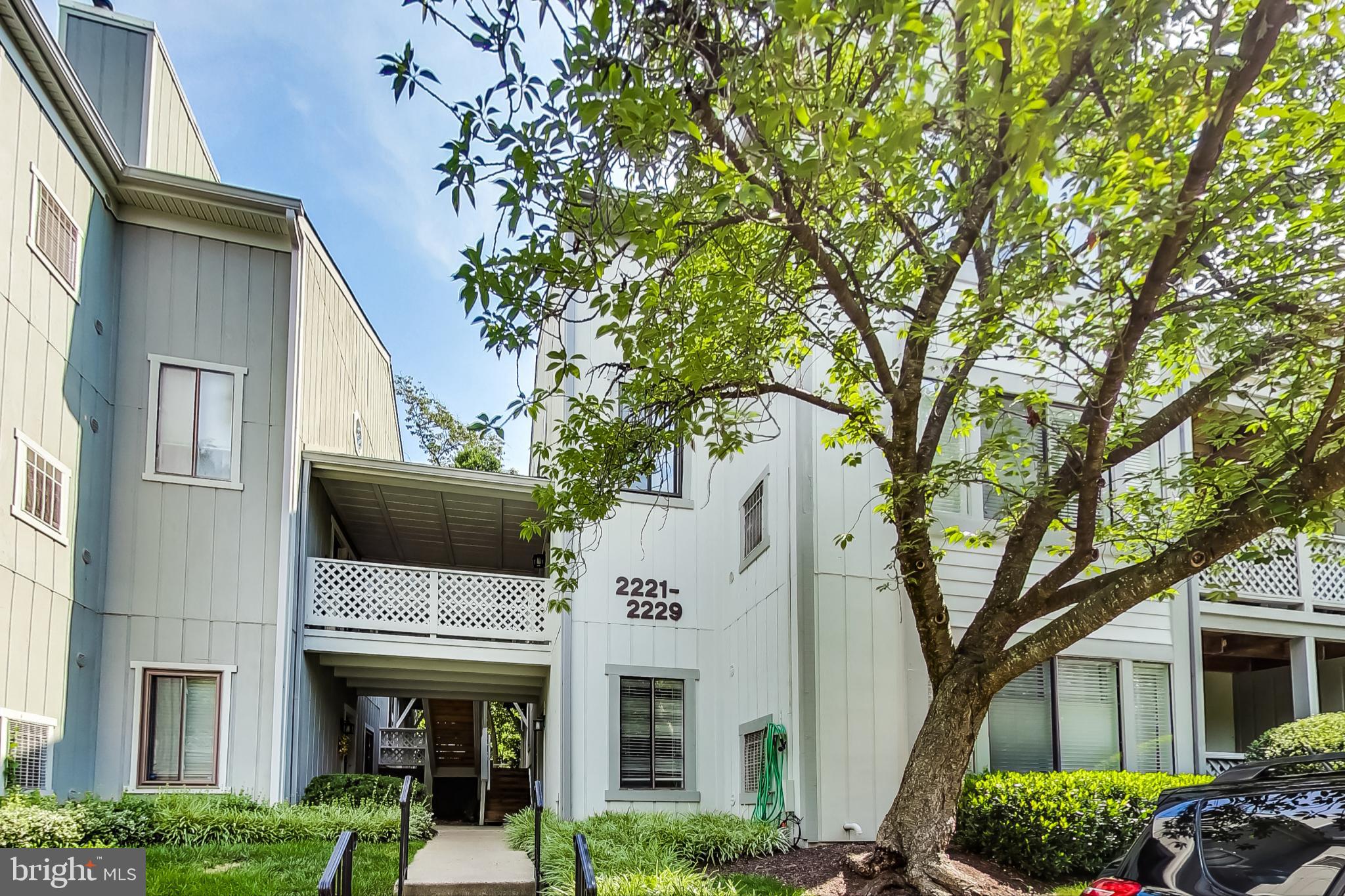 2229 Hunter's Run Drive Reston, VA 20191 - Photo 1 of 52 Gallery Image 1