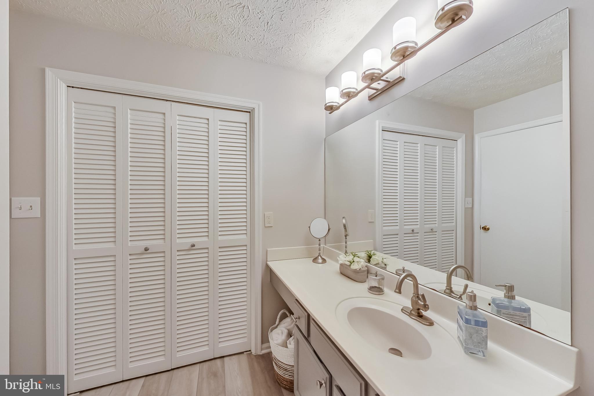2229 Hunter's Run Drive Reston, VA 20191 - Photo 26 of 52 Gallery Image 26
