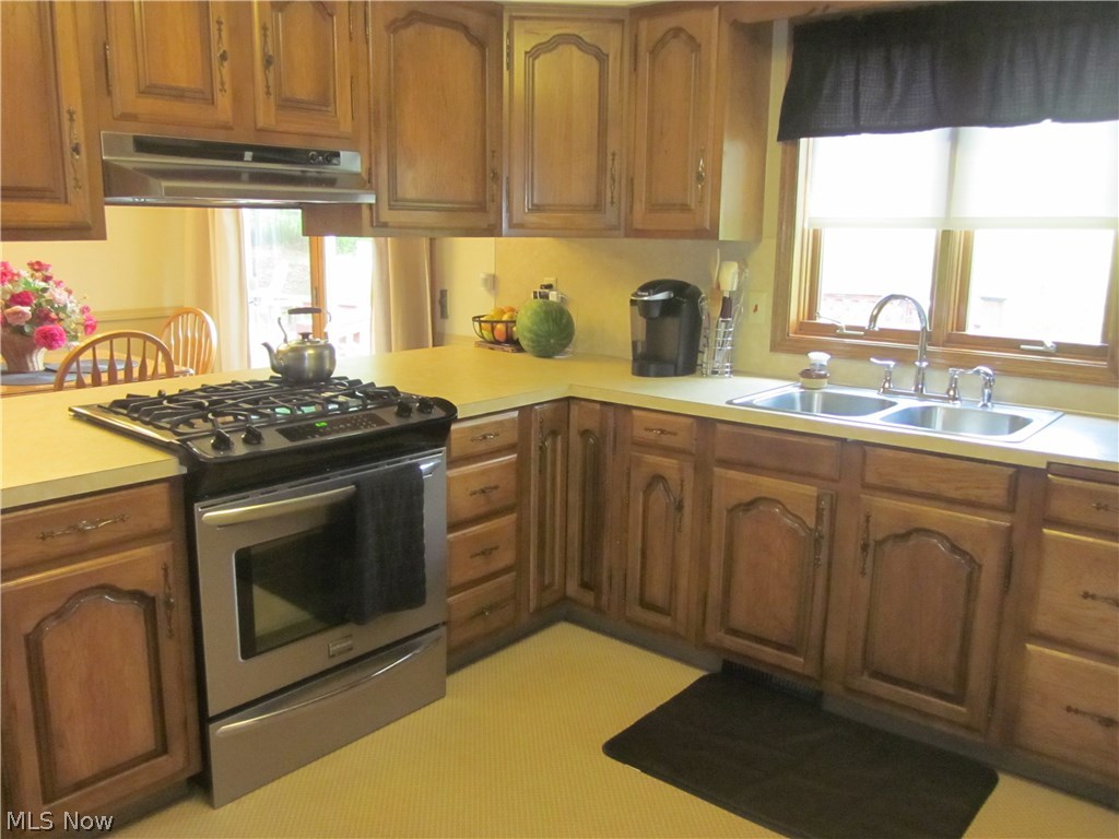24546 Georgetown Road Homeworth, OH 44634 - Photo 6 of 25