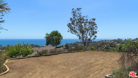 $2,200,000 | 729 Enchanted Way, Pacific Palisades, CA 90272