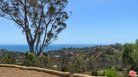 $2,200,000 | 729 Enchanted Way, Pacific Palisades, CA 90272