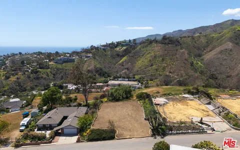 $2,200,000 | 729 Enchanted Way, Pacific Palisades, CA 90272