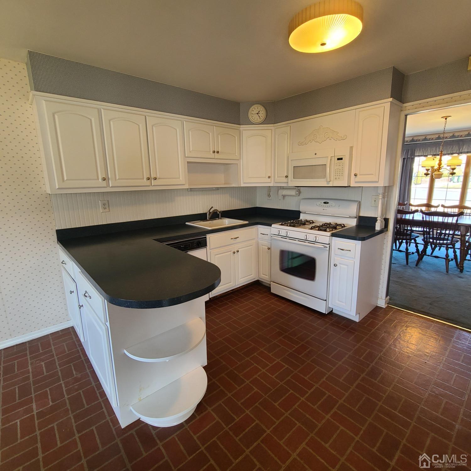 3 Stiles Road Edison, NJ 08817 - Photo 9 of 30