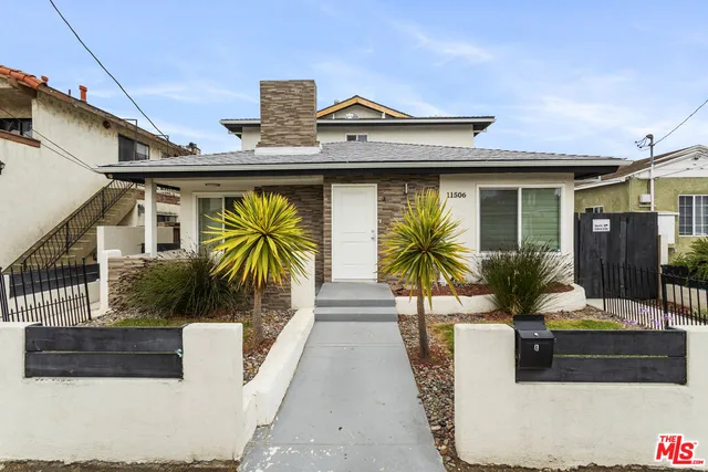 $2,600 | 11506 Truro Avenue, Unit B, Hawthorne, CA 90250