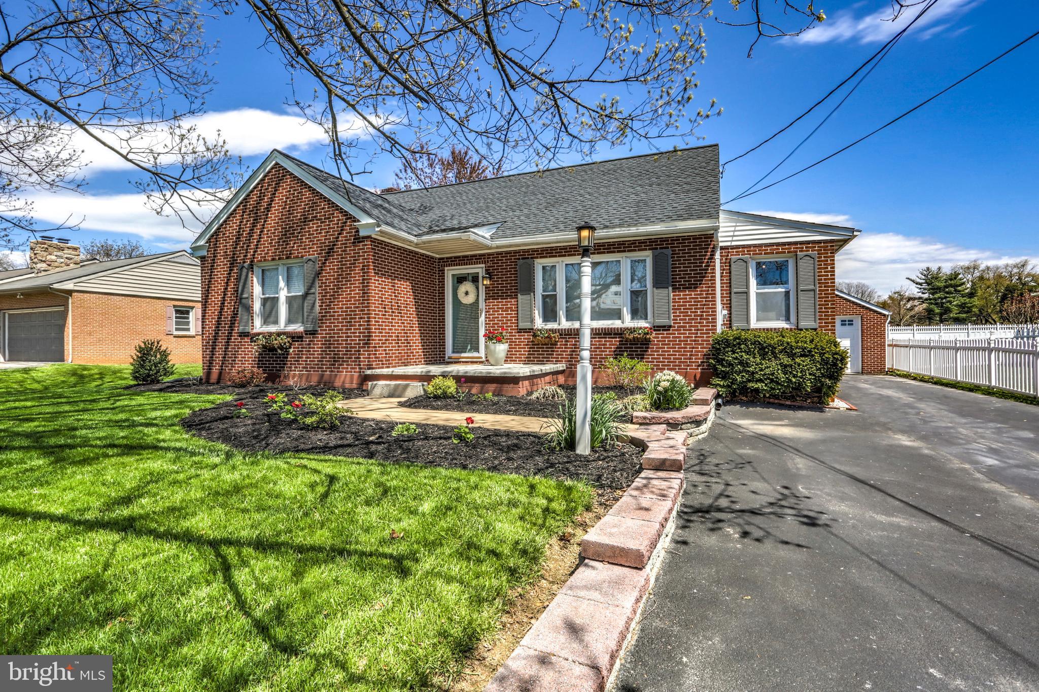 117 Oakview Road Lancaster, PA 17602 - Photo 2 of 61 Gallery Image 2