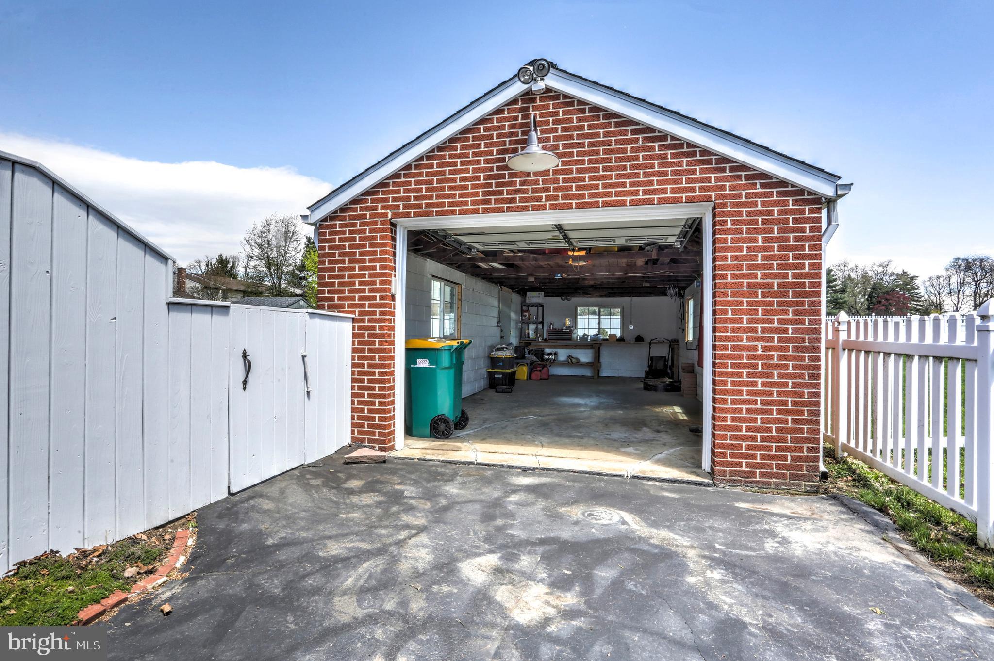 117 Oakview Road Lancaster, PA 17602 - Photo 11 of 61 Gallery Image 11