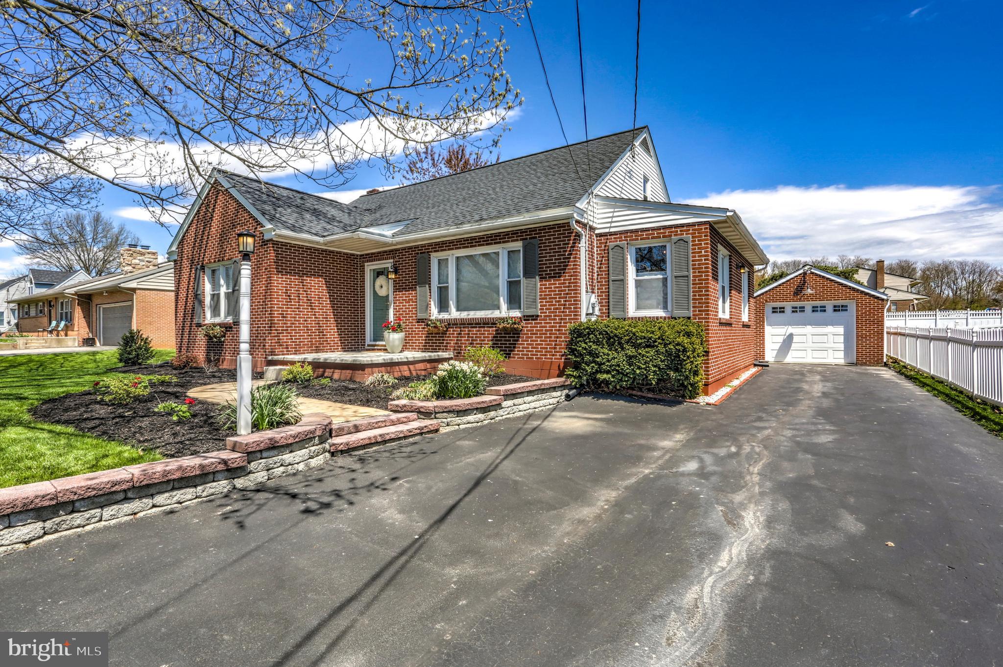 117 Oakview Road Lancaster, PA 17602 - Photo 3 of 61 Gallery Image 3