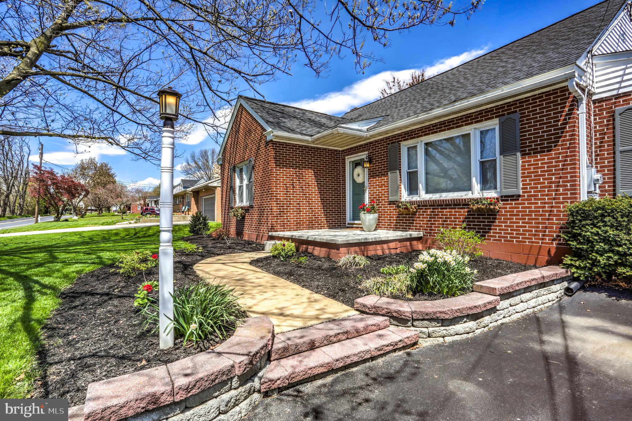 117 Oakview Road Lancaster, PA 17602 - Photo 4 of 61 Gallery Image 4