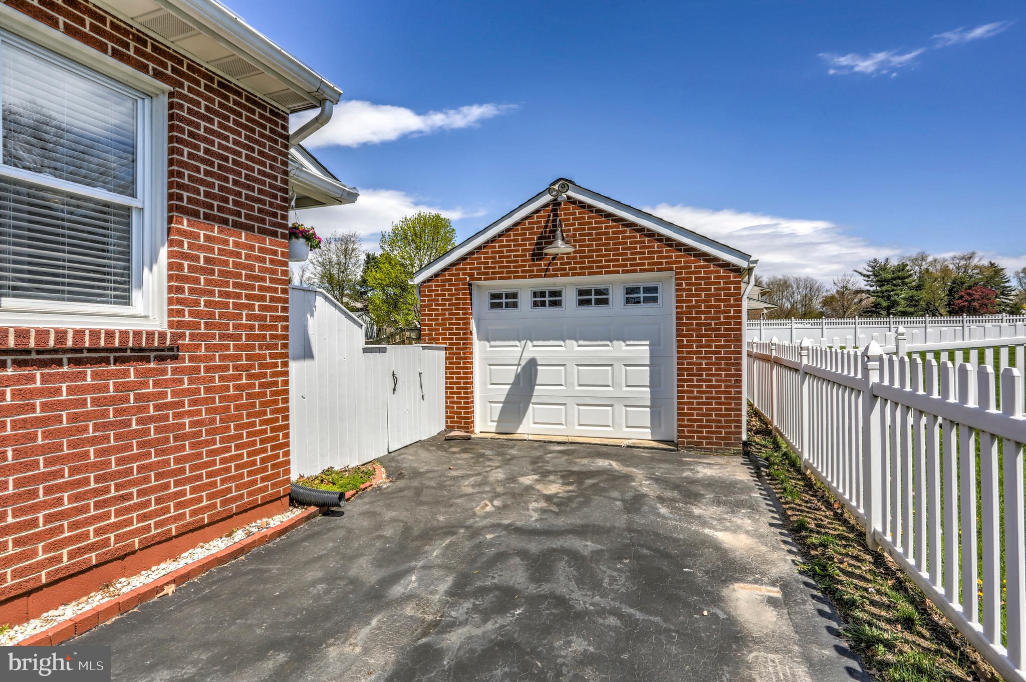 117 Oakview Road Lancaster, PA 17602 - Photo 10 of 61 Gallery Image 10