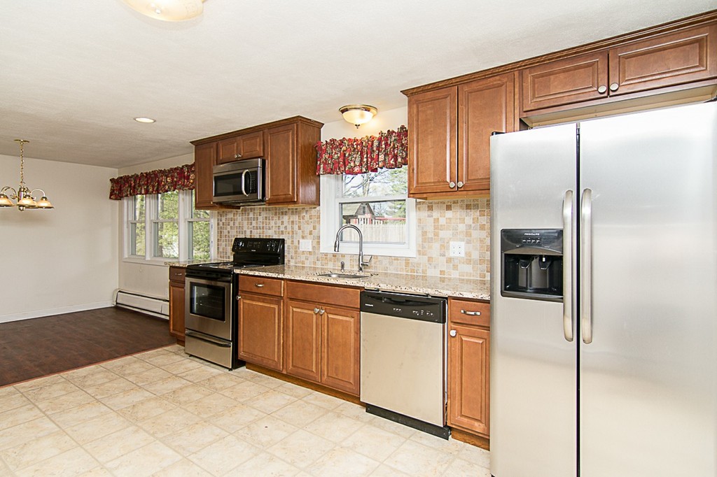 45 Yvonne Road Bellingham, MA 02019 - Photo 4 of 18 Gallery Image 4