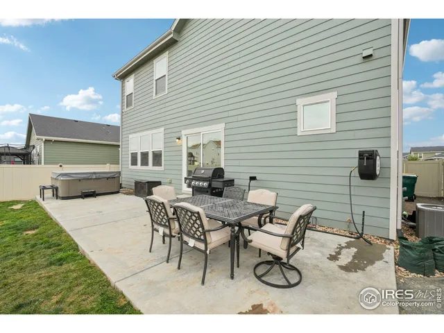 a view front of house with a yard